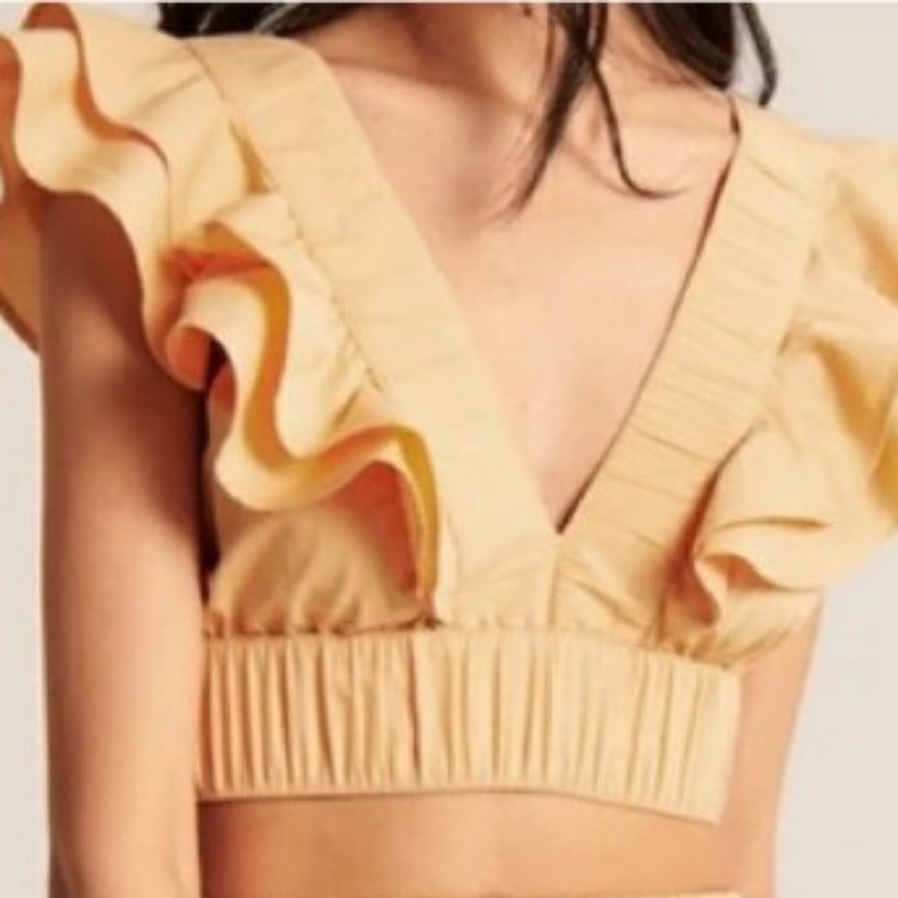Abercrombie‎ & Fitch Ruffled V-Neck Crop Top - Yellow